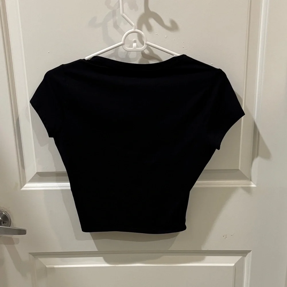 Hollister Soft Strech Seamless Baby Tee - Picture 6 of 7